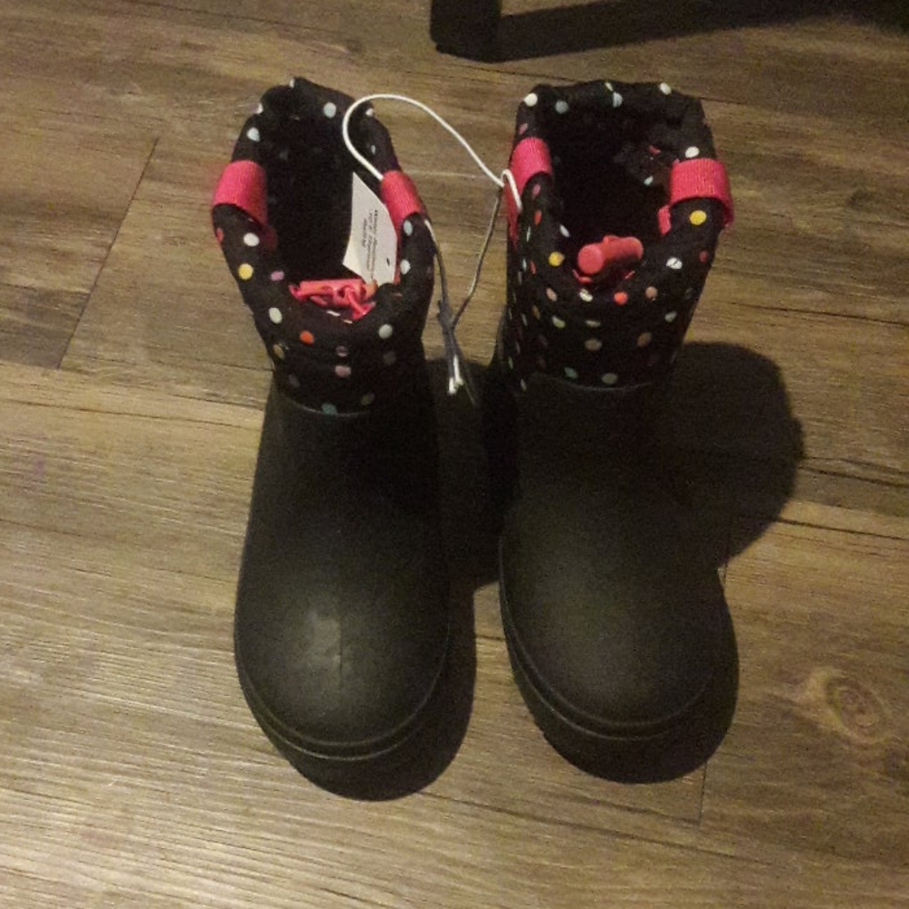 kids  water resistant boots size 10 NEW